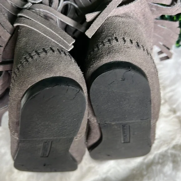 Minnetonka 3 layer fringe moccasin boots size 8 - Picture 11 of 14